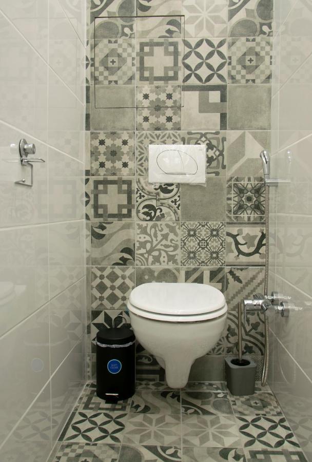 Season One Apartman Szeged Buitenkant foto