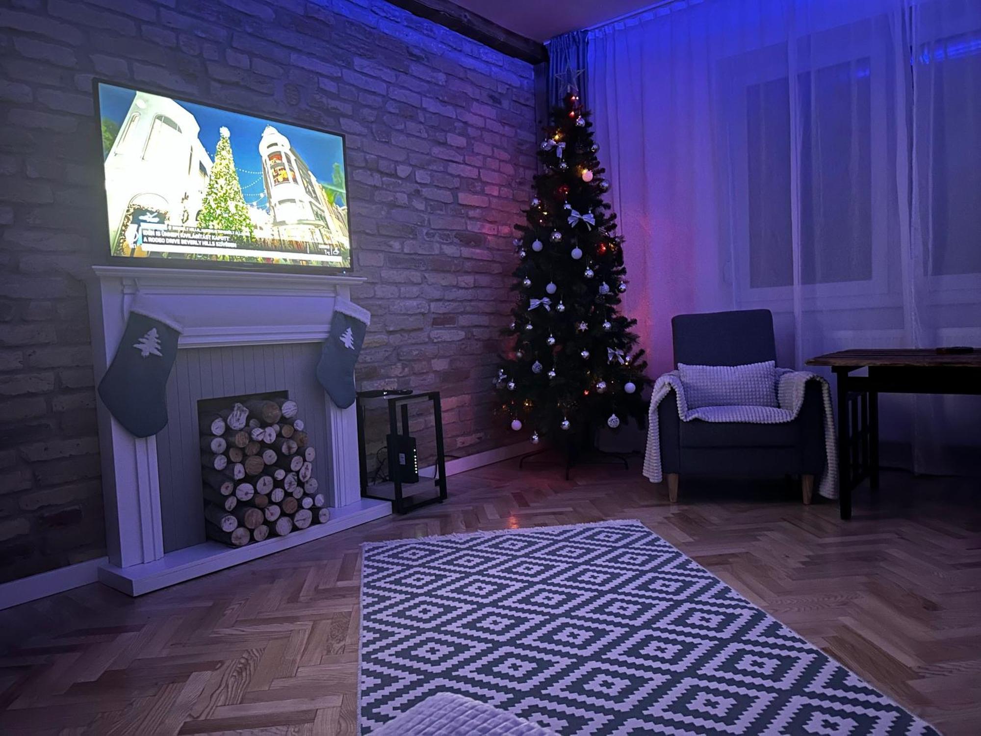 Season One Apartman Szeged Buitenkant foto